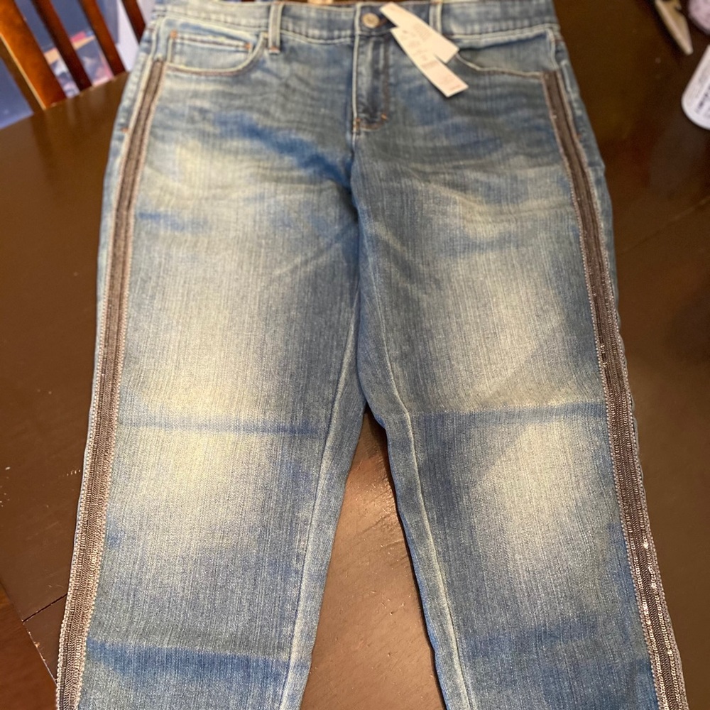 White House Black Market girlfriend crops